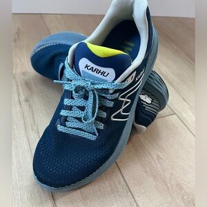 Karhu Men's Ikoni Running Shoe size 9